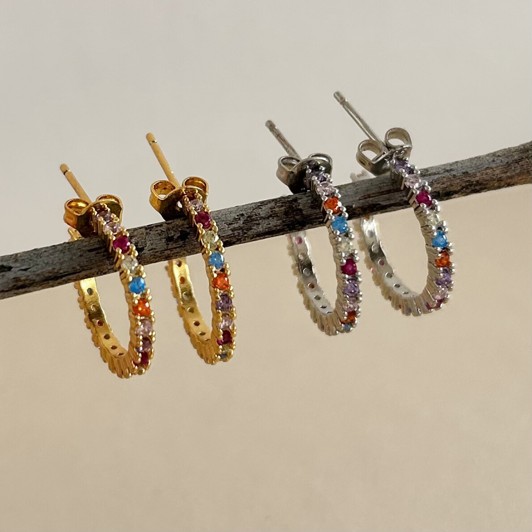 Pendientes semi aro de plata con piedras de colores