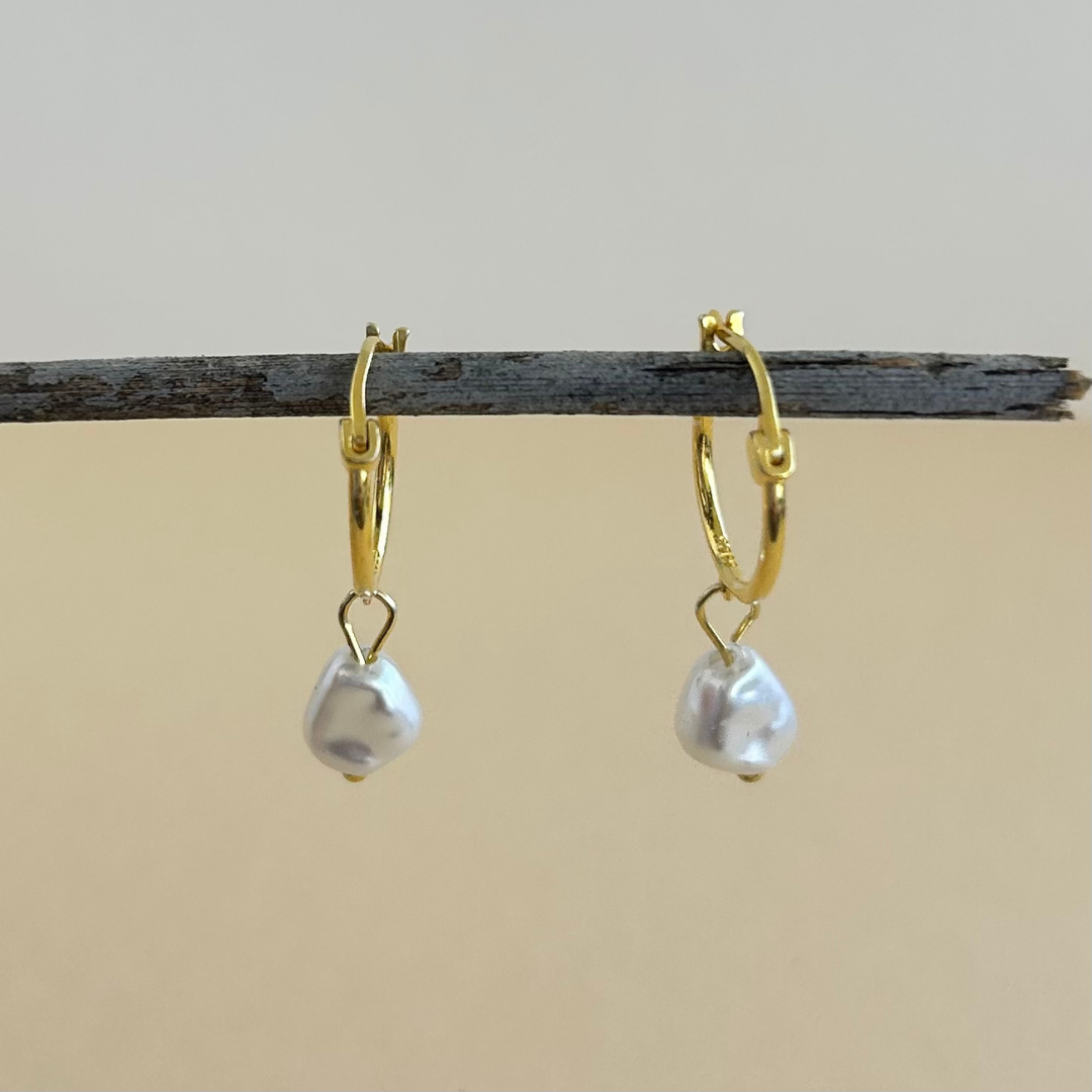 Pendientes aros de acero inoxidable bañados en oro con perla